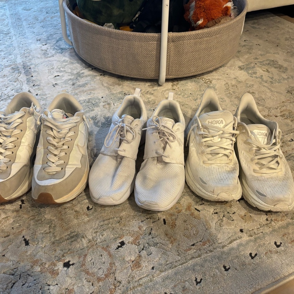 Clean out of men’s sneakers